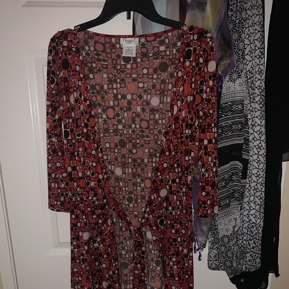 Maggy London Other - Red patterned robe